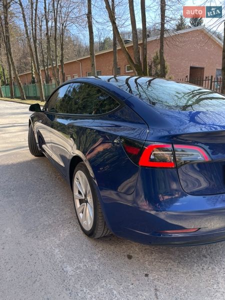 Седан Tesla Model 3 2022 в Львове
