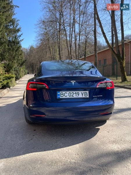 Седан Tesla Model 3 2022 в Львове