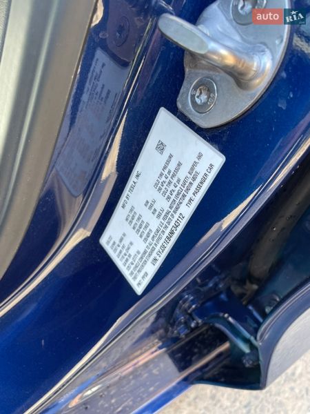 Седан Tesla Model 3 2022 в Львове