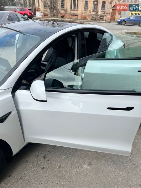Седан Tesla Model 3 2023 в Луцьку