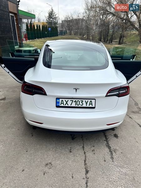 Седан Tesla Model 3 2023 в Луцьку