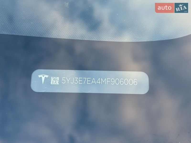 Седан Tesla Model 3 2021 в Луцке