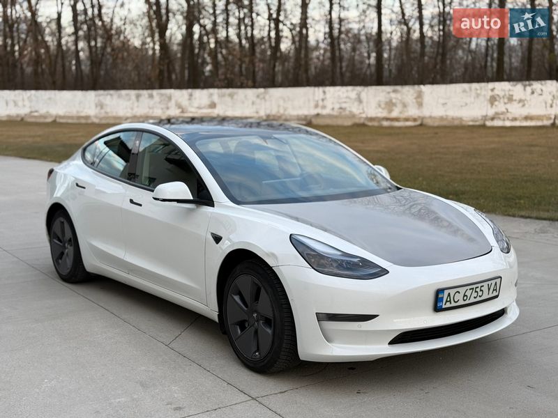 Седан Tesla Model 3 2021 в Луцке