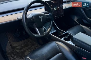 Седан Tesla Model 3 2019 в Львове