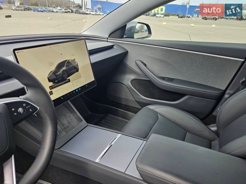 Седан Tesla Model 3 2025 в Днепре фото 25 Седан Tesla Model 3 2025 в Днепре