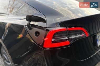 Седан Tesla Model 3 2022 в Івано-Франківську