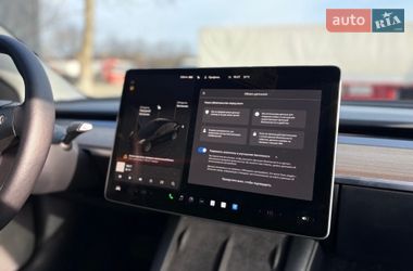 Седан Tesla Model 3 2022 в Івано-Франківську