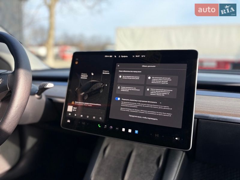 Седан Tesla Model 3 2022 в Івано-Франківську