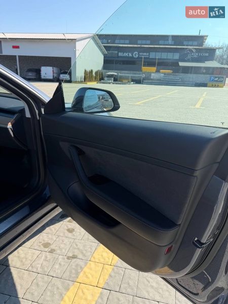 Седан Tesla Model 3 2020 в Львове фото 21 Седан Tesla Model 3 2020 в Львове