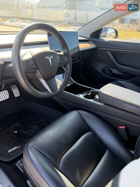 Седан Tesla Model 3 2020 в Львове фото 24 Седан Tesla Model 3 2020 в Львове