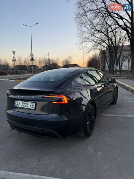 Седан Tesla Model 3 2025 в Києві
