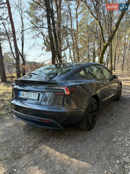 Седан Tesla Model 3 2025 в Києві