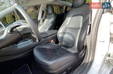 Седан Tesla Model 3 2022 в Львове