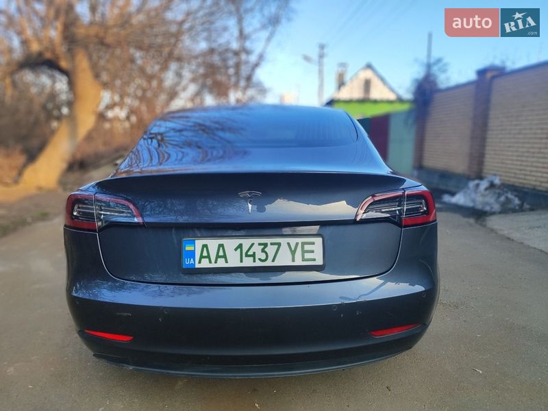 Седан Tesla Model 3 2020 в Киеве