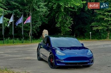 Седан Tesla Model 3 2022 в Кропивницком