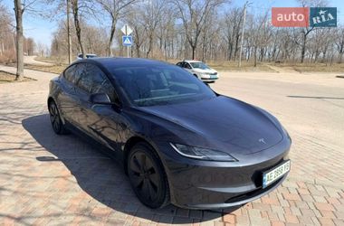 Седан Tesla Model 3 2024 в Кропивницькому