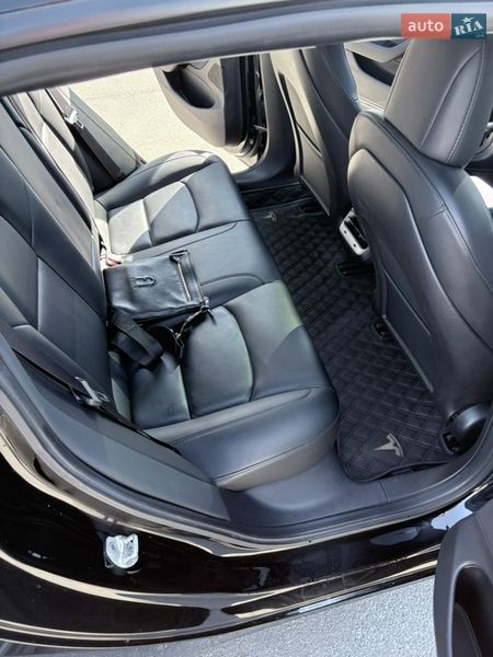 Седан Tesla Model 3 2019 в Днепре