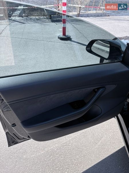 Седан Tesla Model 3 2019 в Днепре
