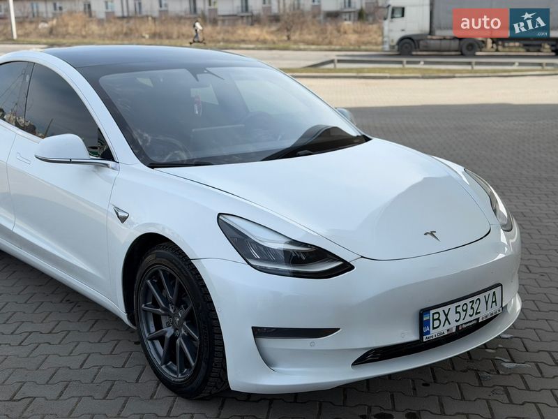 Седан Tesla Model 3 2019 в Хмельницком