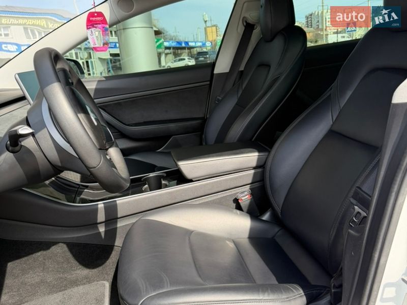 Седан Tesla Model 3 2019 в Хмельницком