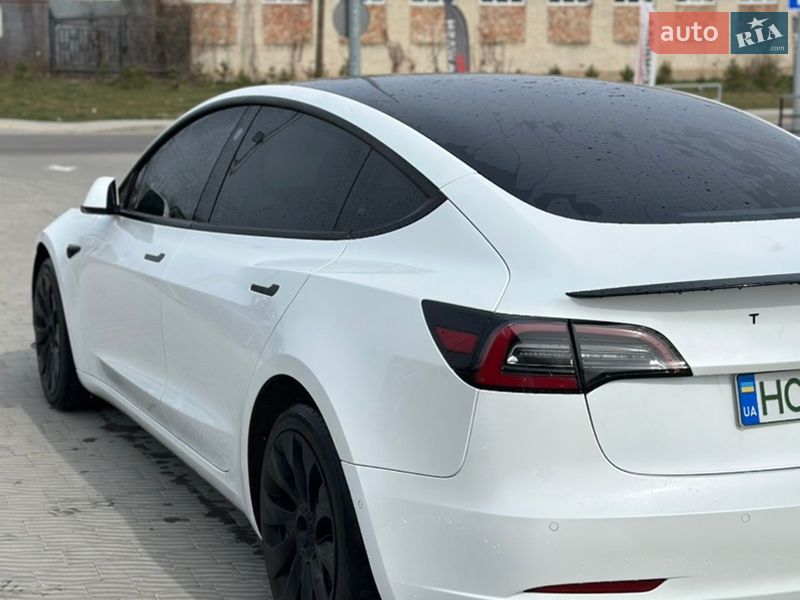 Седан Tesla Model 3 2022 в Яворове
