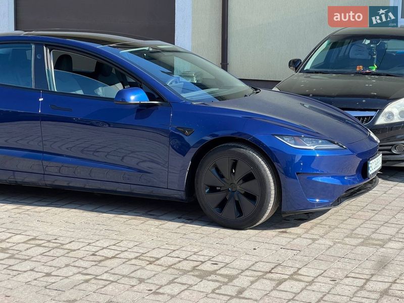Седан Tesla Model 3 2024 в Львові