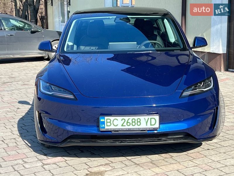 Седан Tesla Model 3 2024 в Львові
