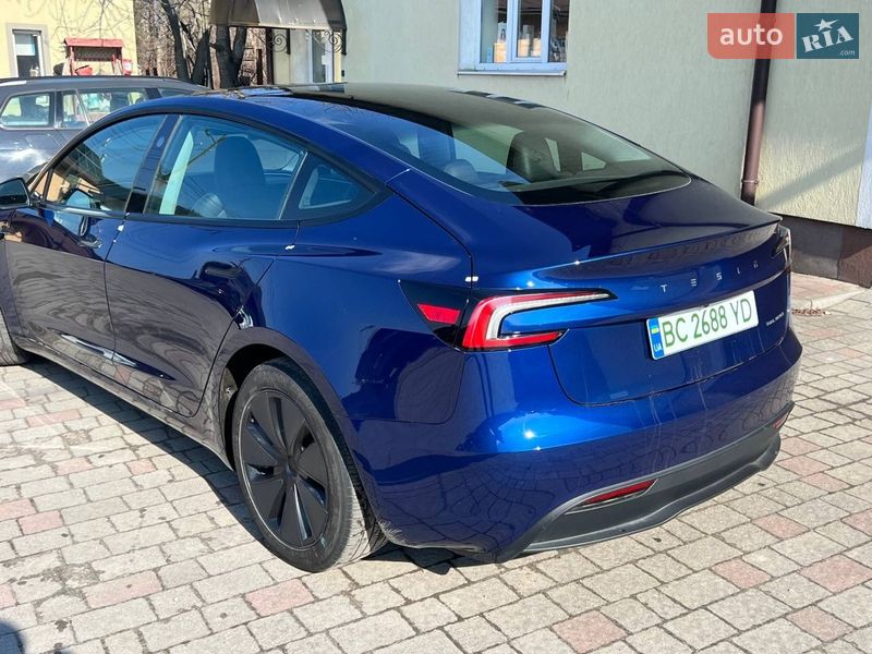Седан Tesla Model 3 2024 в Львові
