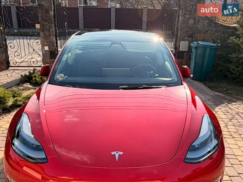Седан Tesla Model 3 2022 в Виннице