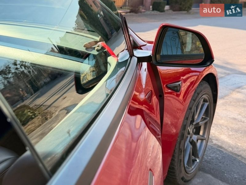 Седан Tesla Model 3 2022 в Виннице