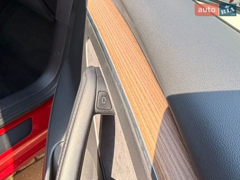 Седан Tesla Model 3 2022 в Виннице