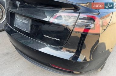 Седан Tesla Model 3 2021 в Киеве
