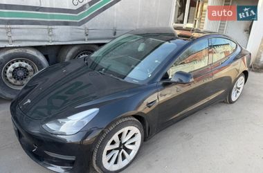 Седан Tesla Model 3 2021 в Киеве