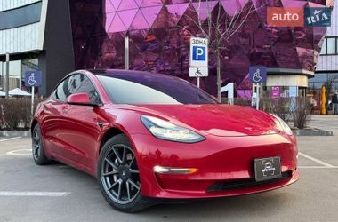 Седан Tesla Model 3 2021 в Києві