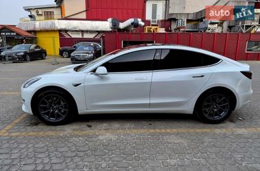 Седан Tesla Model 3 2019 в Львове