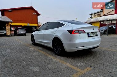Седан Tesla Model 3 2019 в Львове