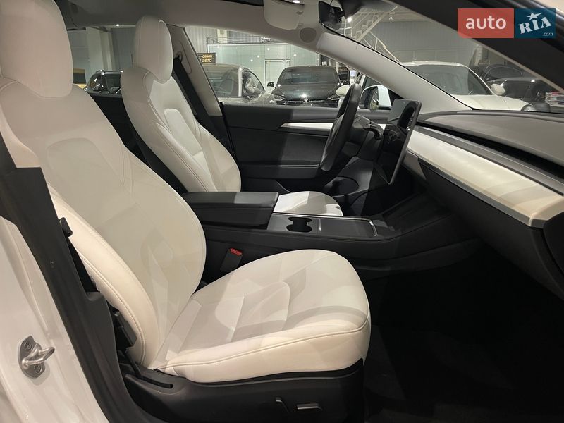 Седан Tesla Model 3 2022 в Киеве фото 22 Седан Tesla Model 3 2022 в Киеве