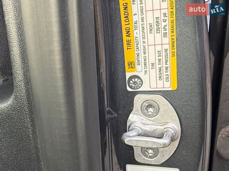 Седан Tesla Model 3 2023 в Трускавце