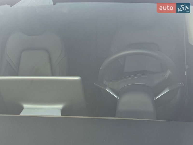 Седан Tesla Model 3 2023 в Трускавце