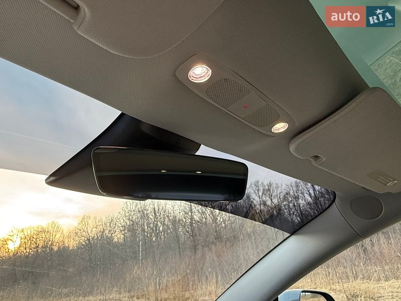 Седан Tesla Model 3 2023 в Трускавце