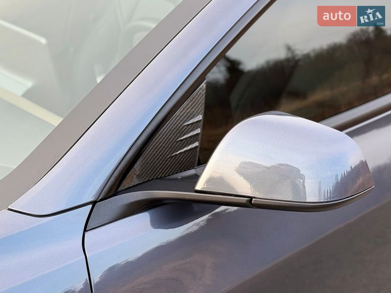 Седан Tesla Model 3 2023 в Трускавце