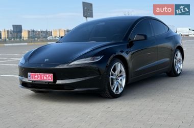 Седан Tesla Model 3 2024 в Одесі