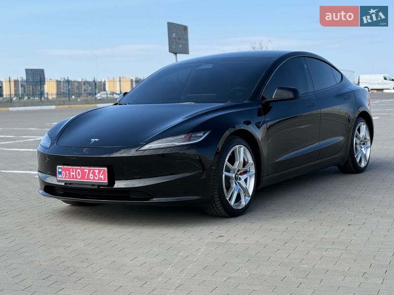 Седан Tesla Model 3 2024 в Одесі