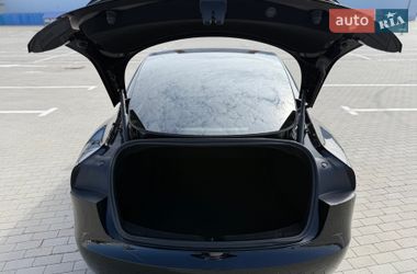 Седан Tesla Model 3 2024 в Одесі