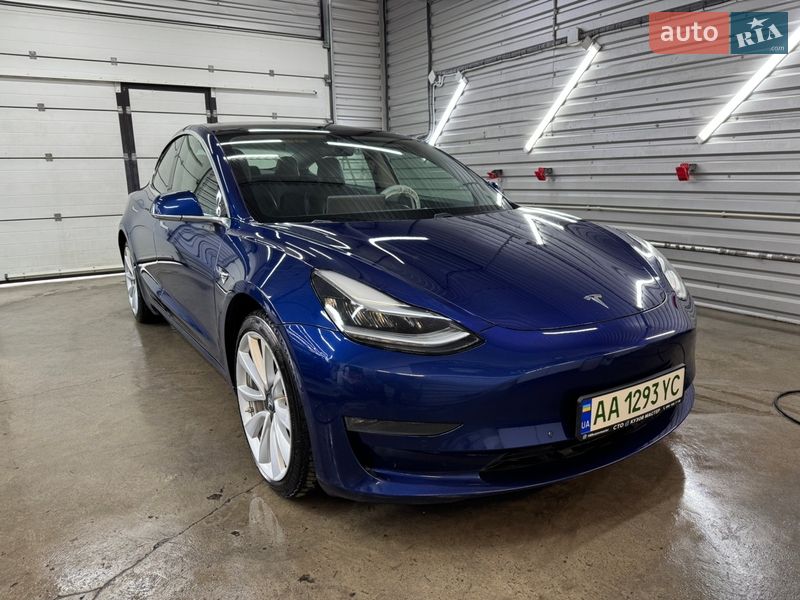 Седан Tesla Model 3 2019 в Києві