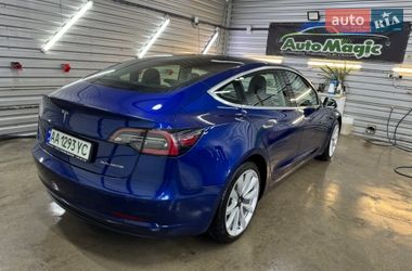 Седан Tesla Model 3 2019 в Киеве