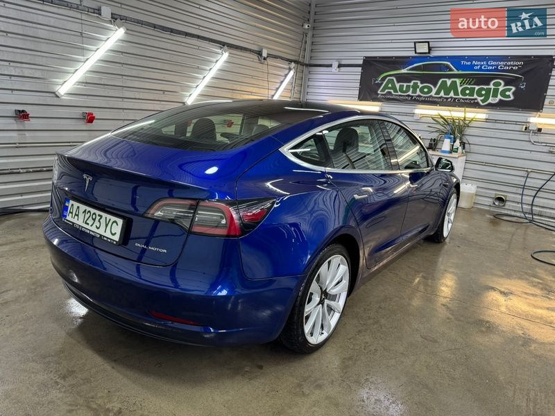 Седан Tesla Model 3 2019 в Киеве