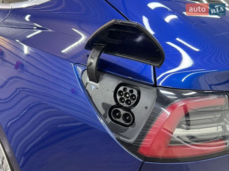 Седан Tesla Model 3 2019 в Києві