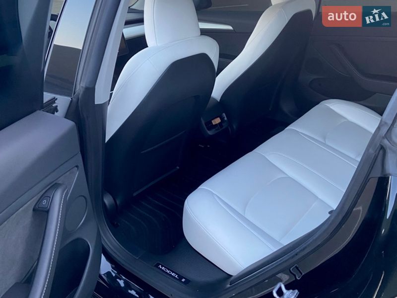 Седан Tesla Model 3 2023 в Киеве