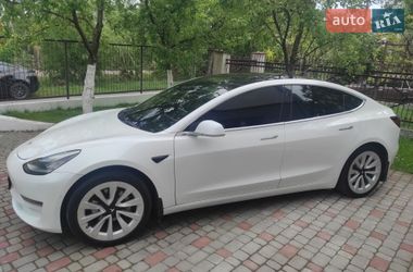 Седан Tesla Model 3 2018 в Львові